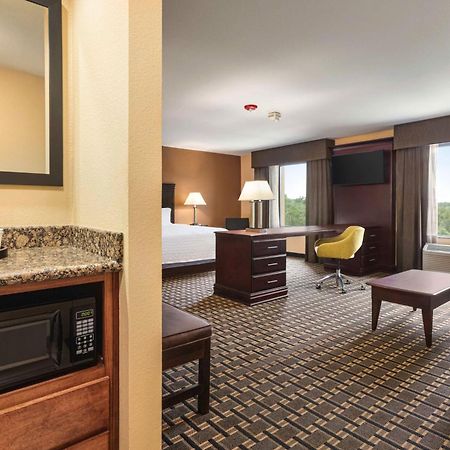 Hampton Inn & Suites Pine Bluff Exteriör bild