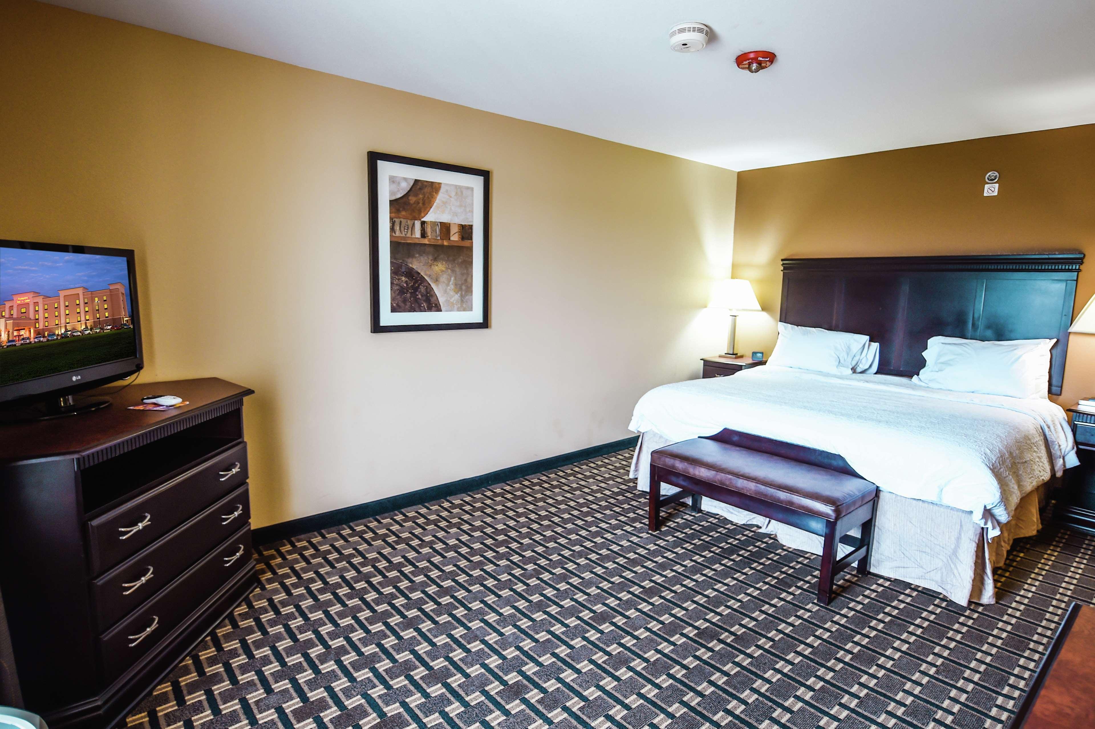 Hampton Inn & Suites Pine Bluff Exteriör bild