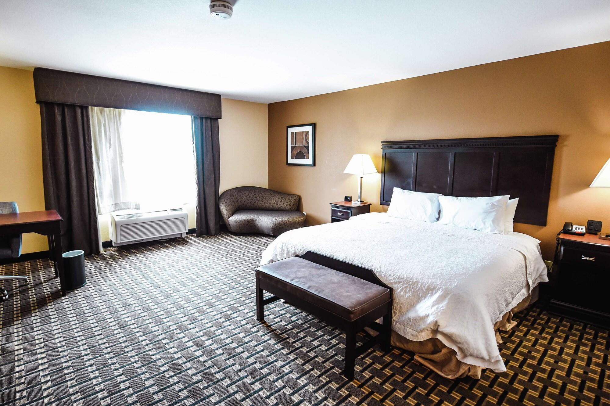 Hampton Inn & Suites Pine Bluff Exteriör bild