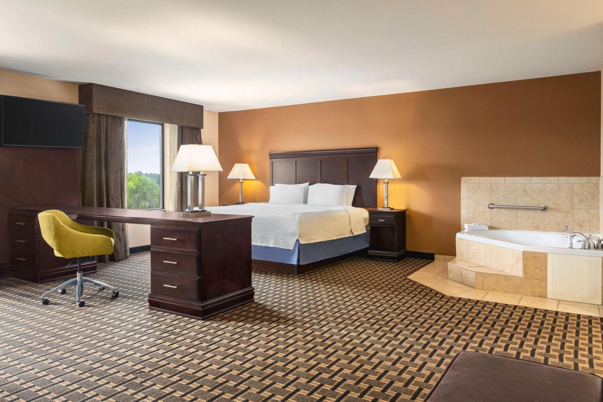 Hampton Inn & Suites Pine Bluff Exteriör bild