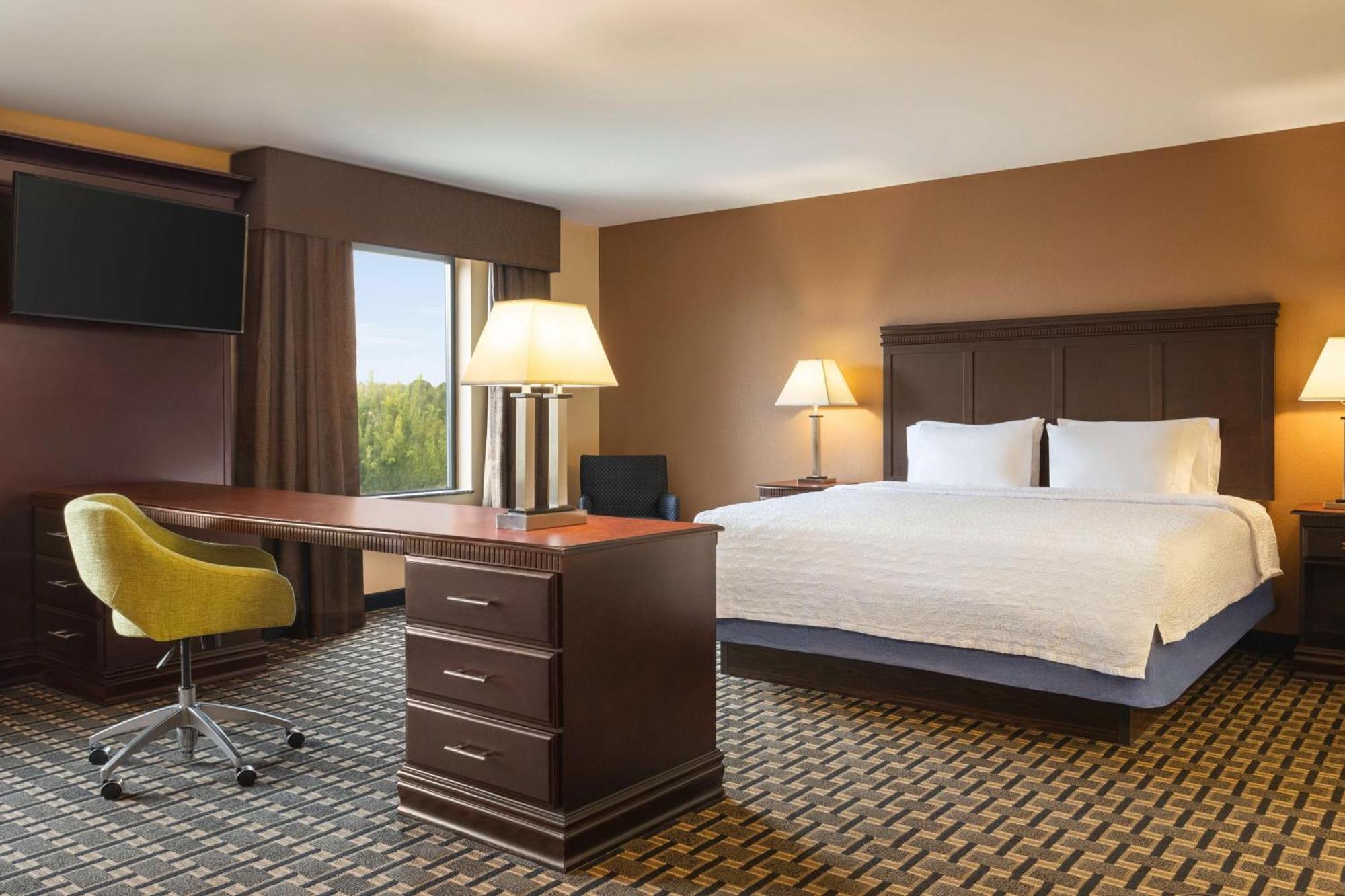 Hampton Inn & Suites Pine Bluff Exteriör bild